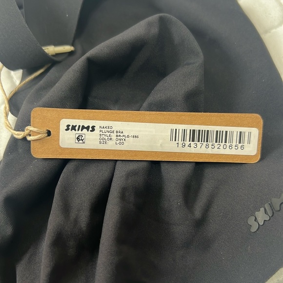 SKIMS Naked Plunge Bra. Size Large DD - Picture 9 of 11